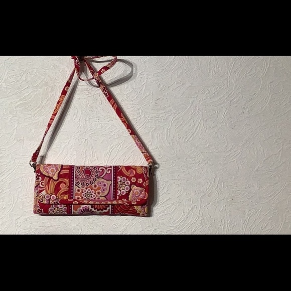Vera Bradley  - red floral patterned shoulder bag / wallet - shopping buddy - Picture 4 of 5